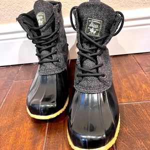 Bass Boots size 9